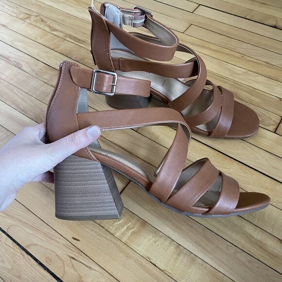 Time & Tru Memory Foam Strappy Heels Size 11 Light Brown summery wedding shoes - Picture 2 of 7
